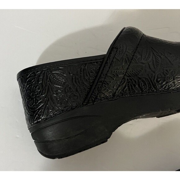 Dansko XP 2.0 Women's Genuine Leather Clogs Size 39 Black Floral Tooled - Picture 5 of 5